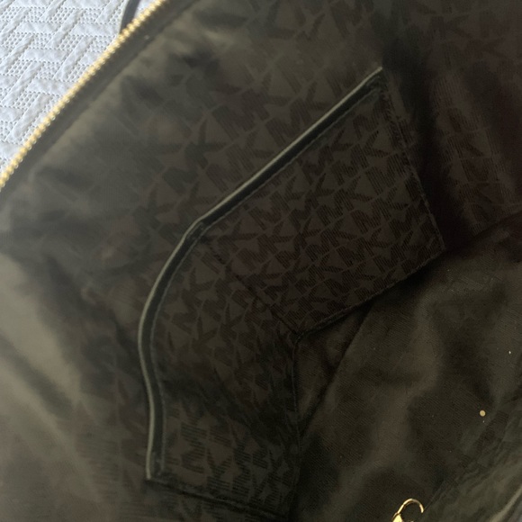 Michael Kors Jet Set tote - Picture 9 of 11
